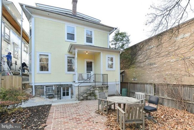 Building Photo - 4215 River Rd NW