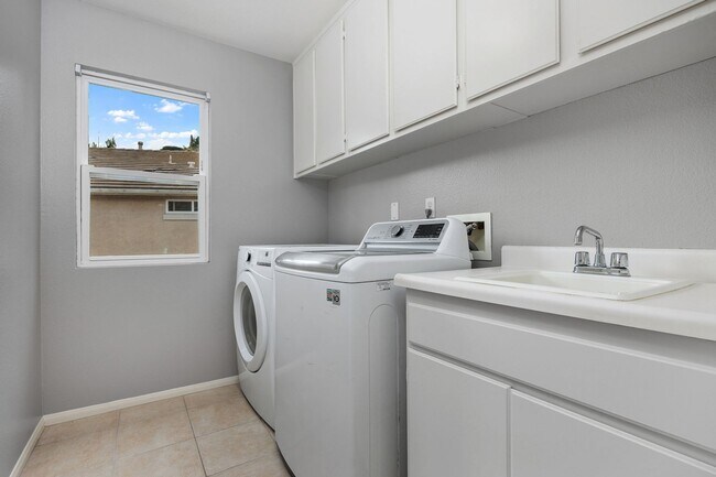 Building Photo - Beautiful home in Canterbery