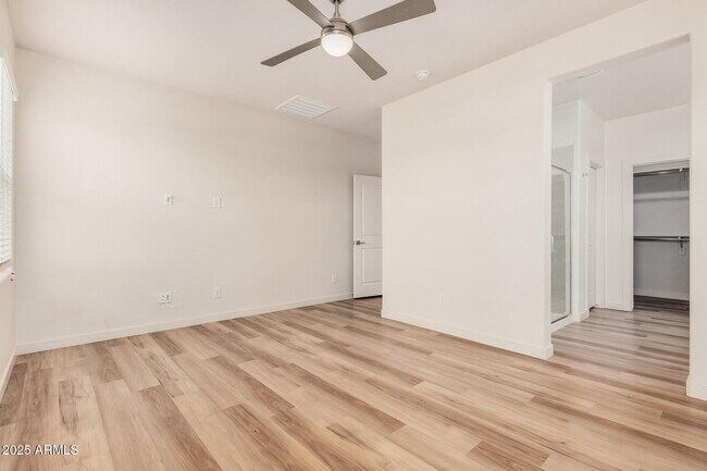 Building Photo - 6528 N 15th Dr