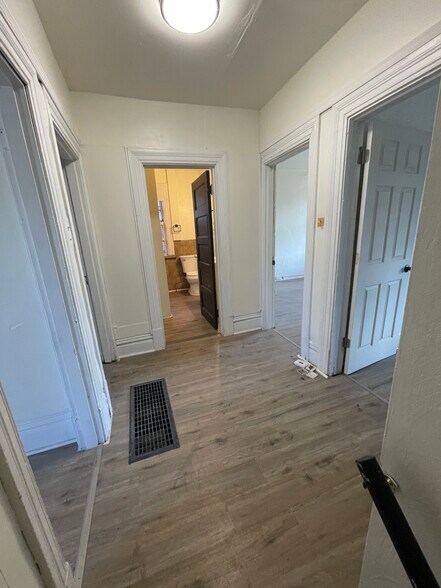 Building Photo - 7307 Idlewild St