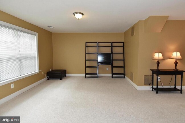 Building Photo - 4281 Kearney Ln