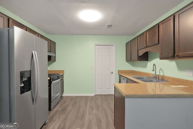 Building Photo - 5883 Brookside Dr SE