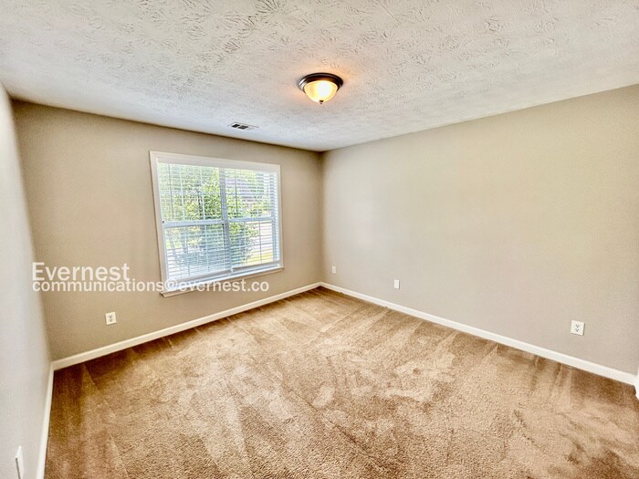 Building Photo - 715 Welford Rd NW