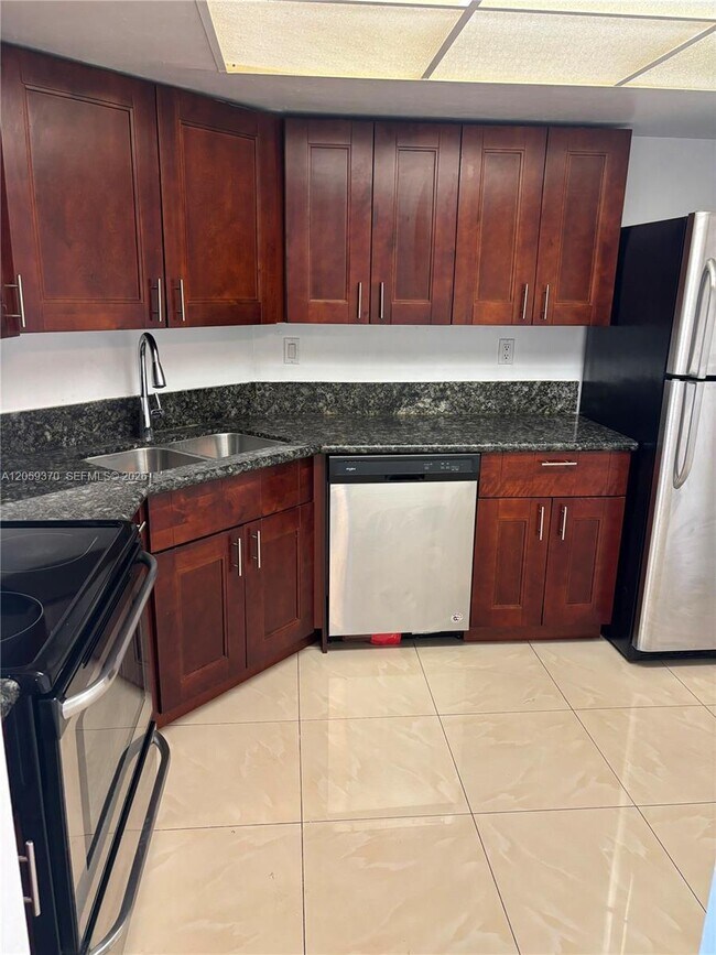 Building Photo - 7410 SW 82nd St