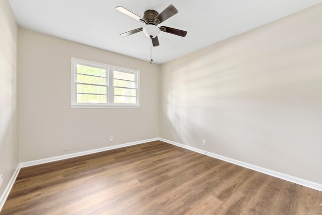 Building Photo - 201 Roberts St