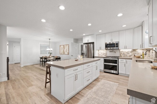 Building Photo - Beautiful 4 Bd. 3 Bath Home w/Mother-In-La...