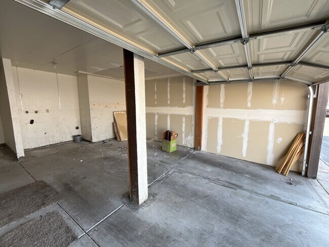 Building Photo - 2722 Kline Cir