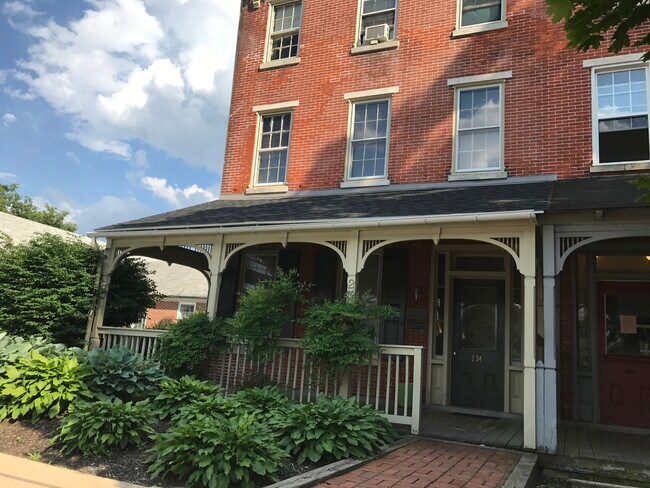 Primary Photo - 234 E Gay St