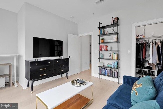 Building Photo - 664 Glick Ct NW