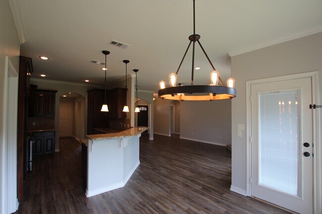 Building Photo - Coming Soon! Luxurious 3 Bed 2.5 Bath Rent...