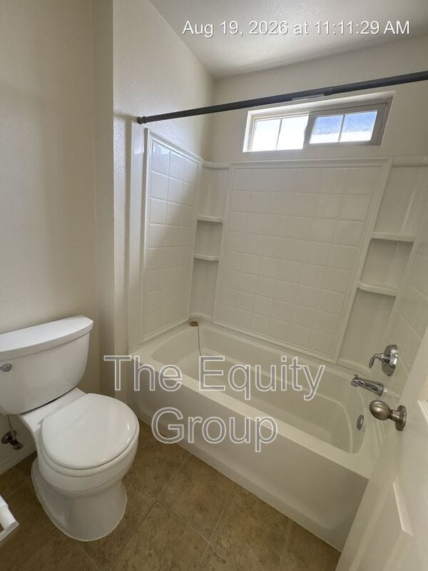 Building Photo - 4223 W Walnut Ave