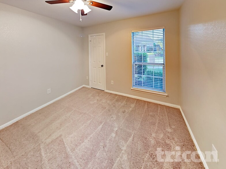 Building Photo - 836 Greenridge Dr