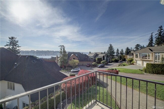 Building Photo - 8479 NE Woodland Cove Dr