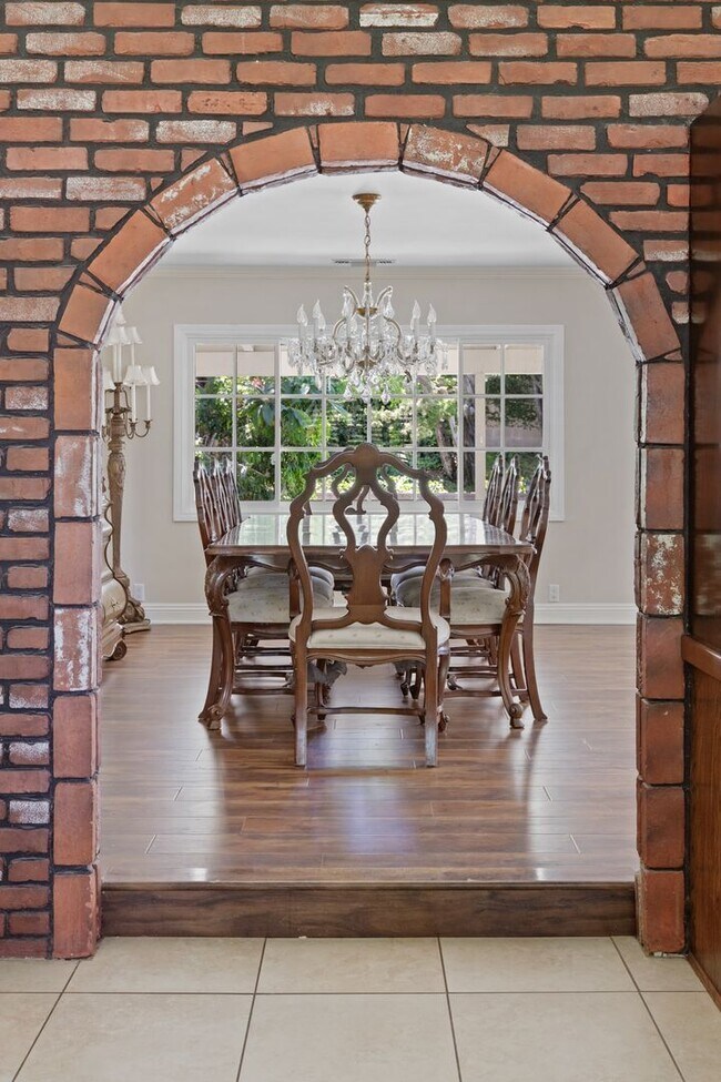 Building Photo - Welcome to this Beautiful Ranch-Style Home...