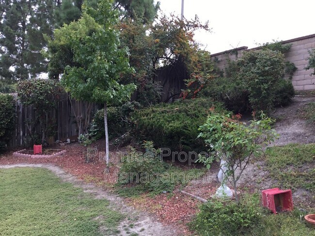 Building Photo - 5247 Hubbert St
