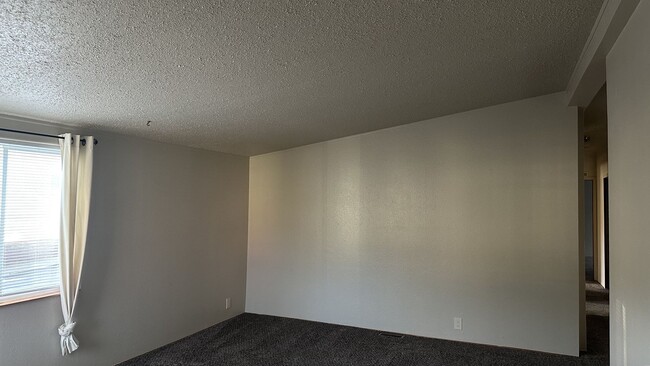 Building Photo - 3 Bedroom Manufactured Home in 55+Older