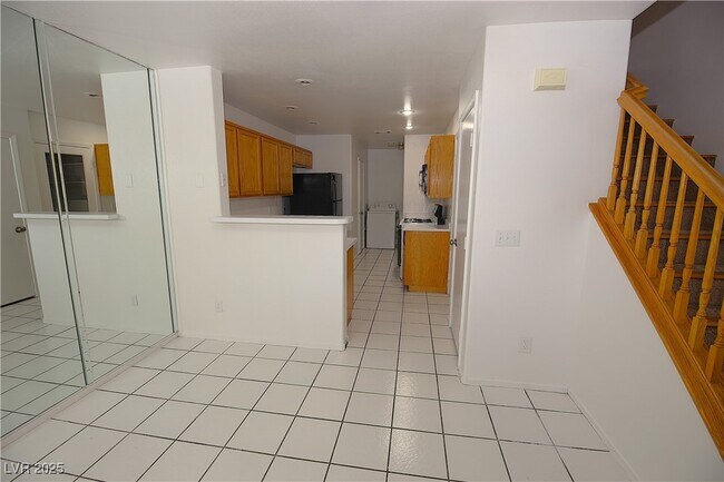 Building Photo - 5012 Starfinder Ave