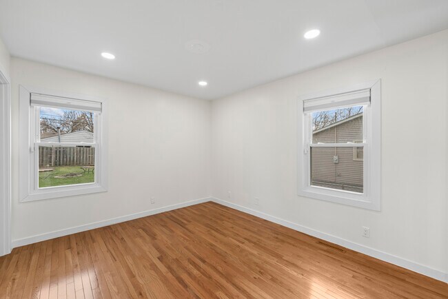 Building Photo - 25 McCabe Dr