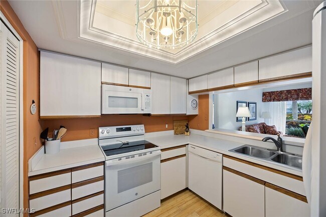 Building Photo - 4251 Lake Forest Dr