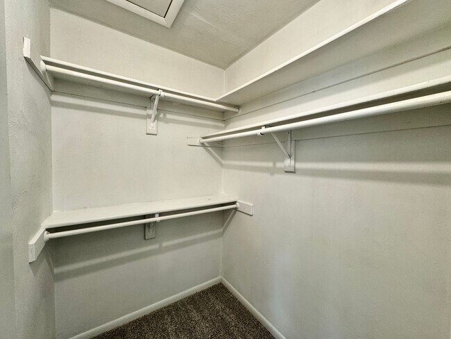 Building Photo - Updated & Ready For You On 12-05-25! A Pet-Friendly Home w/Attached Garage, All Appliances Convey...