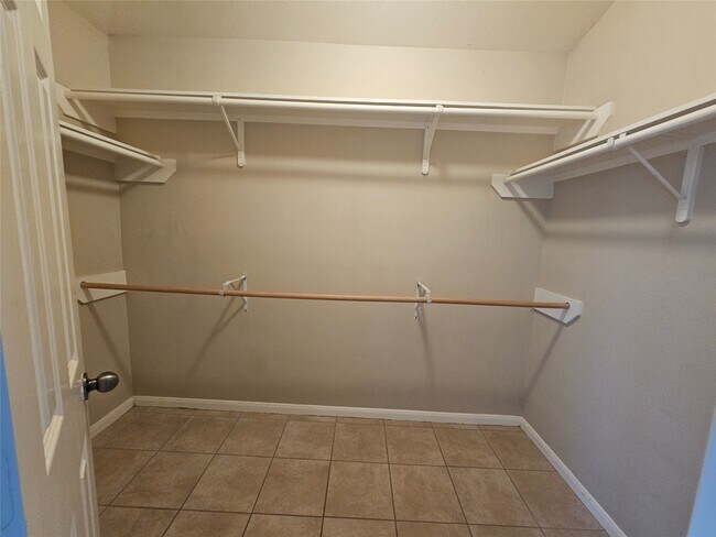 Building Photo - 23506 Hidden Maple Dr