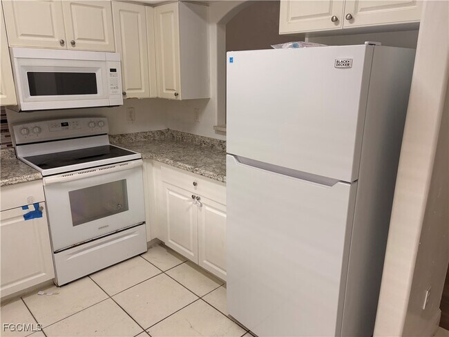 Building Photo - 4160 Castilla Circle