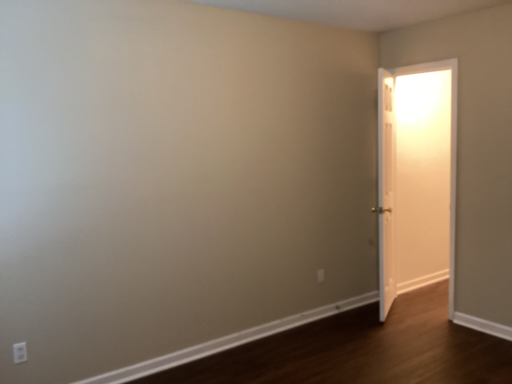 Building Photo - 493 Live Oak Walk