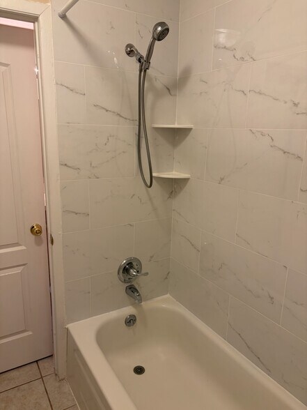 Building Photo - 45250 Keding St