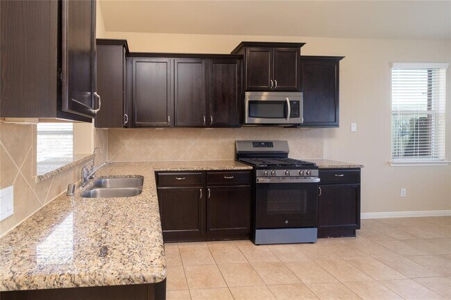 Building Photo - 21527 Cotton Valley Ln