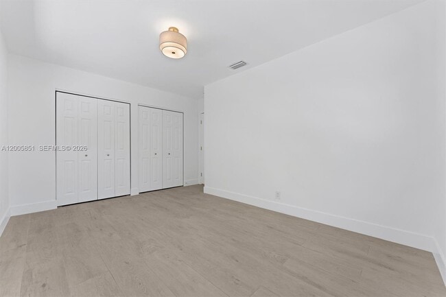 Building Photo - 401 SW 63rd Terrace
