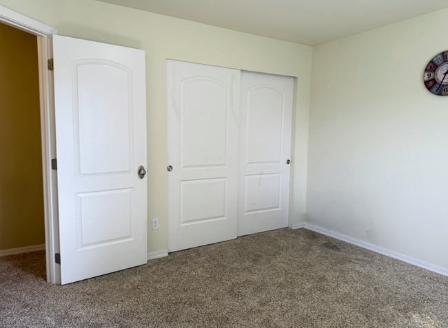 Building Photo - Kalispell Family Home