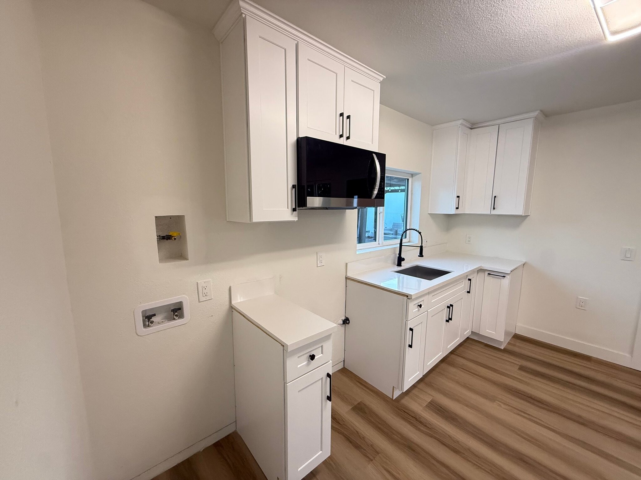 Building Photo - 1012 W Vesta St