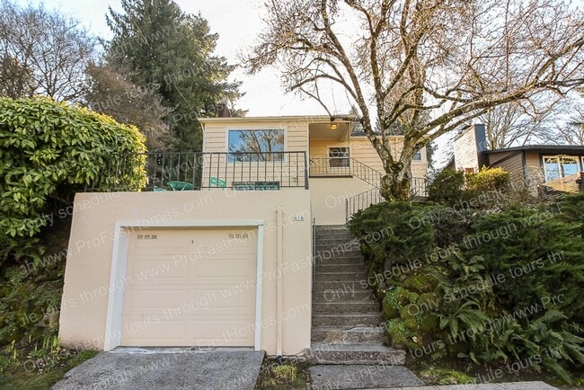 Primary Photo - 616 SW Moss St