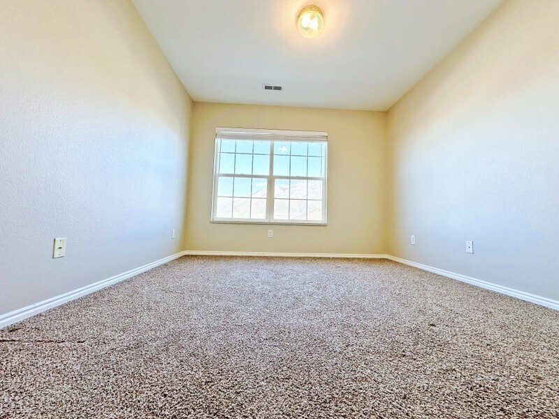 Building Photo - 14131 S Senior Band Rd