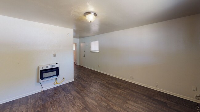 Building Photo - 911 S Welch St