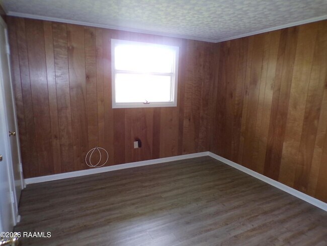 Building Photo - 208 Thoroughbred Dr