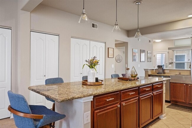 Building Photo - 1117 Nevarez