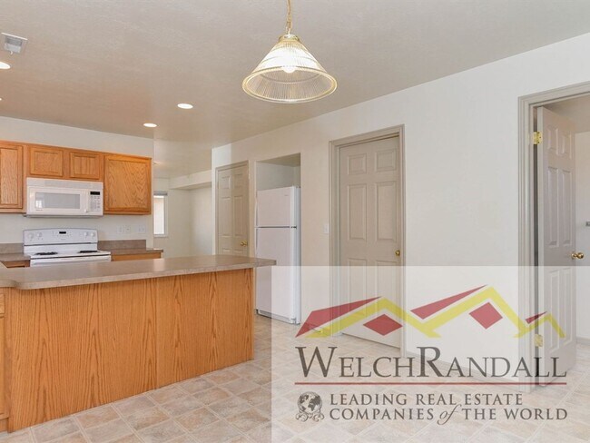 Building Photo - Charming 2 Bed 1.5 Bath Townhome in Harris...