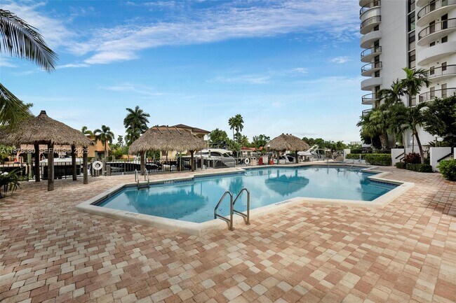 Building Photo - 1361 S Ocean Blvd