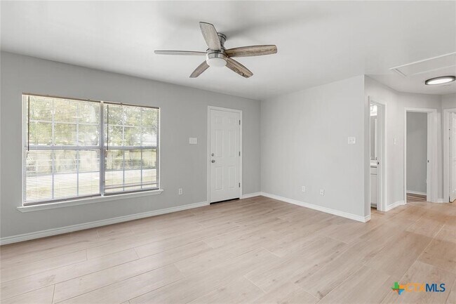 Building Photo - 108 Gm Ln