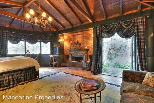 Building Photo - 4395 Via Esperanza