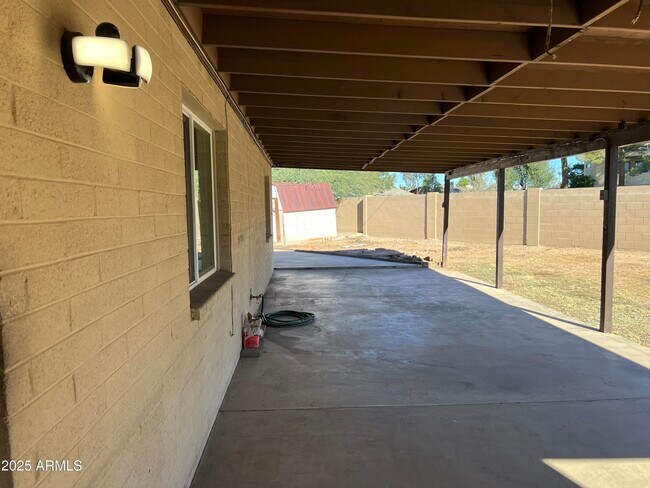 Building Photo - 10801 N 43rd Dr