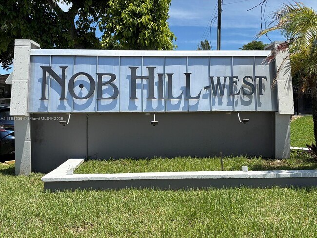 Building Photo - 10431 N Kendall Dr