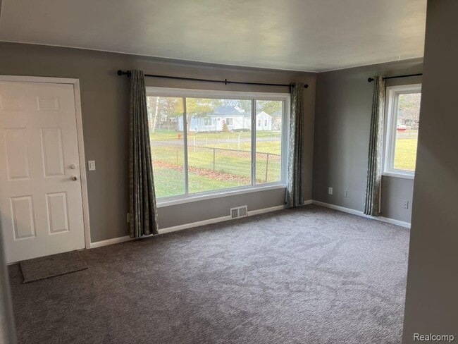 Building Photo - 4445 Oakvista Ave