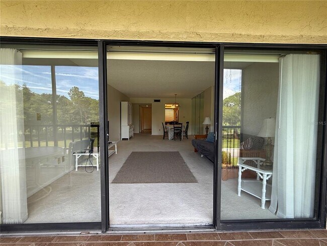 Building Photo - 2700 Cove Cay Dr