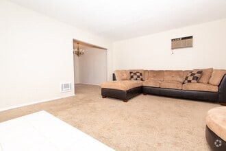 Building Photo - Private 2-bed/2-bath, Corner Location Cond...