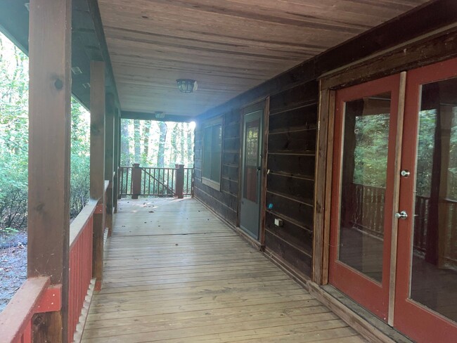 Building Photo - Secluded 1 Bedroom Cabin in Belmont!