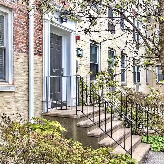 Building Photo - 100 Woodside Grn