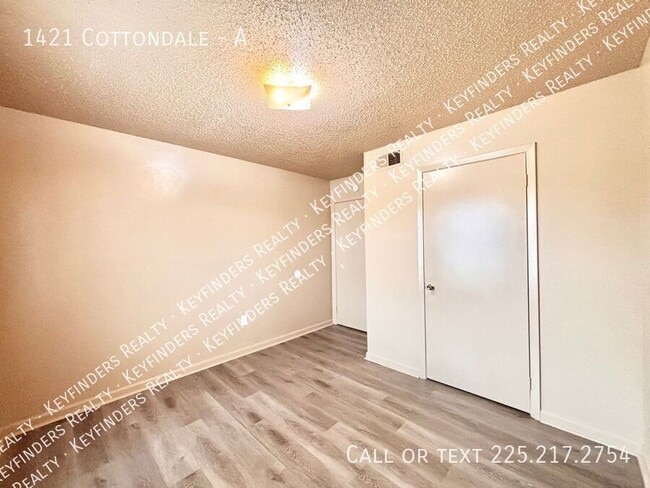 Building Photo - 1421 Cottondale-A