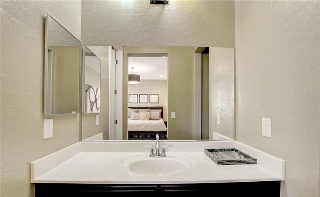 Building Photo - 443 Astillero St